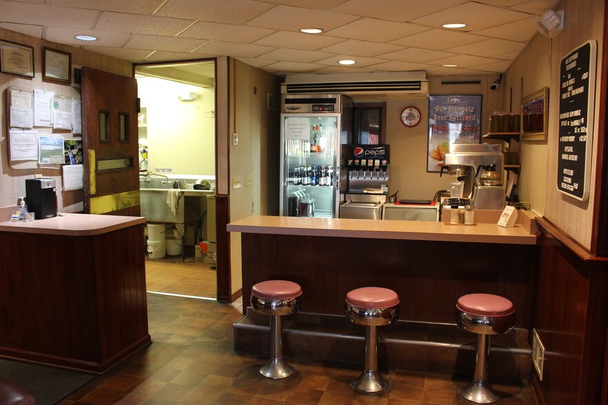 More Photos Of 725 Main St, Wintersville Restaurant For Sale