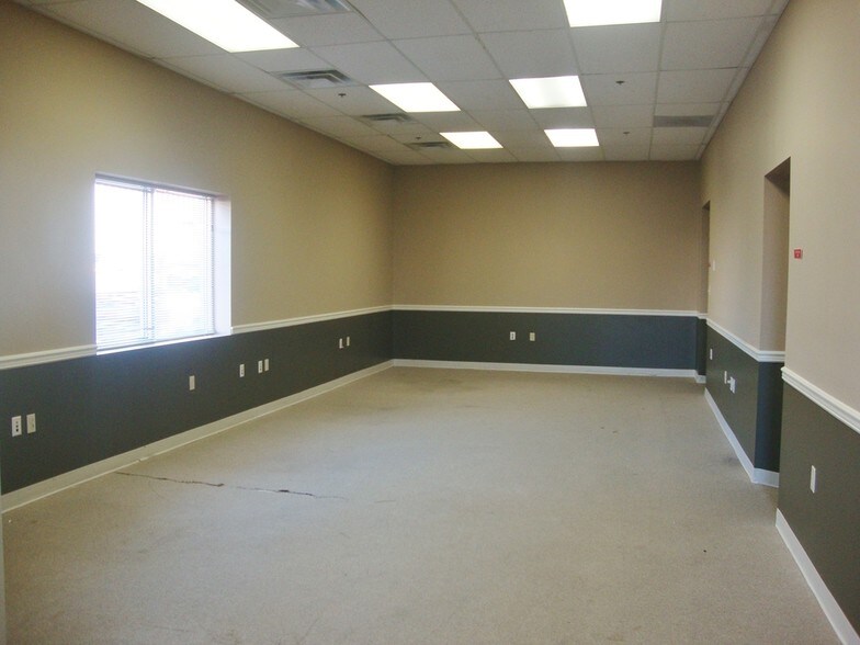 More Photos Of 801 N Salisbury Blvd, Salisbury Unknown For Lease