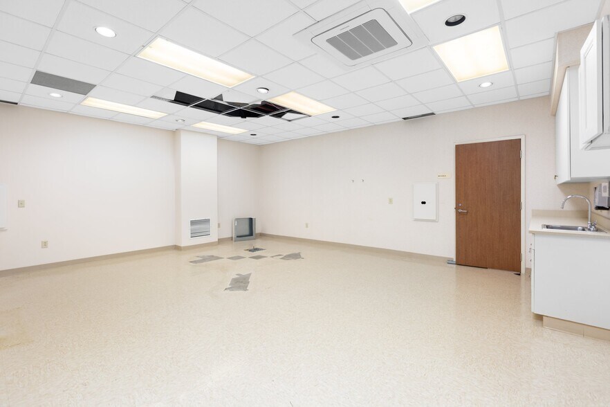 More Photos Of 15394 Kings Hwy, Montross Medical For Sale