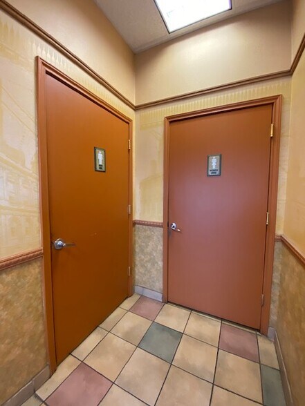 More Photos Of 6757 W Port Arthur Rd, Port Arthur Freestanding For Lease