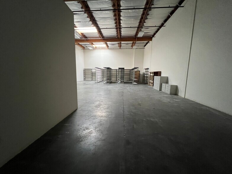 More Photos Of 5581 Daniels St, Chino Warehouse For Lease