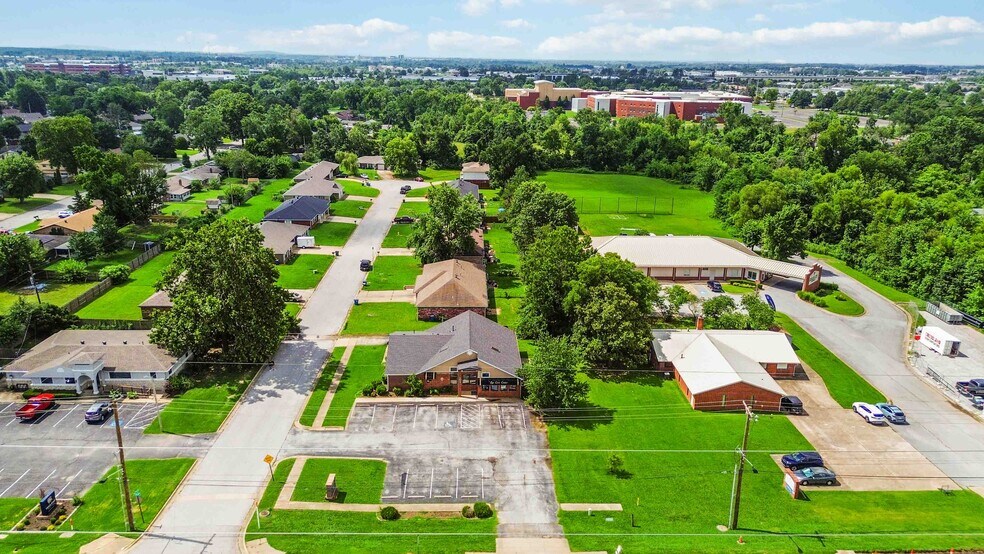 More Photos Of 1412 Se 14th St, Bentonville Medical For Sale