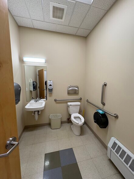 More Photos Of 5851 Knik Goose Bay Road, Wasilla Medical For Lease