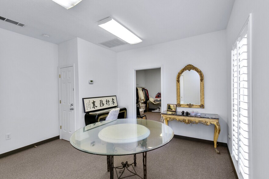 More Photos Of 407 Orchard Park, Ridgeland Office Residential For Sale