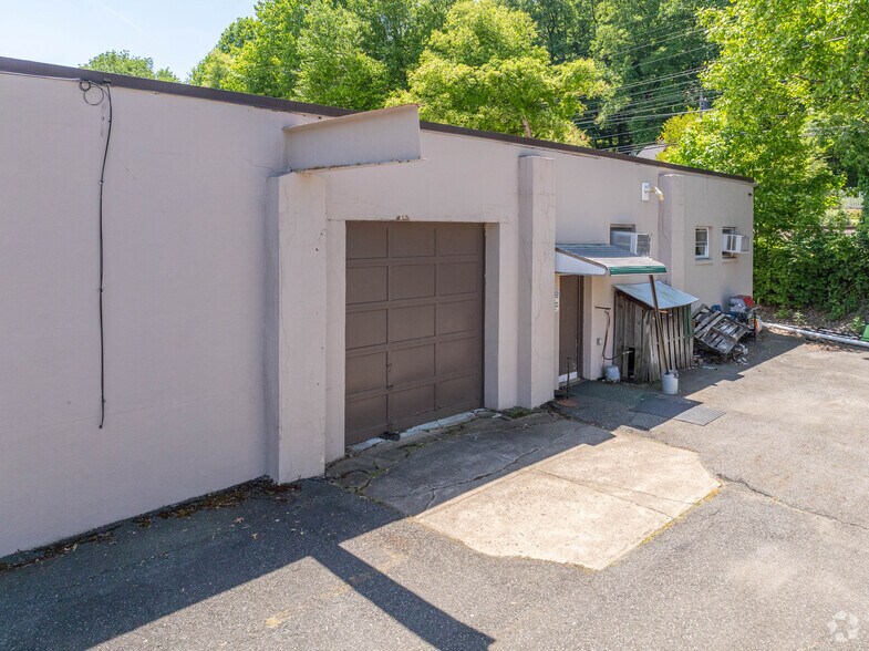 More Photos Of 411-415 E Main St, Denville Service For Lease