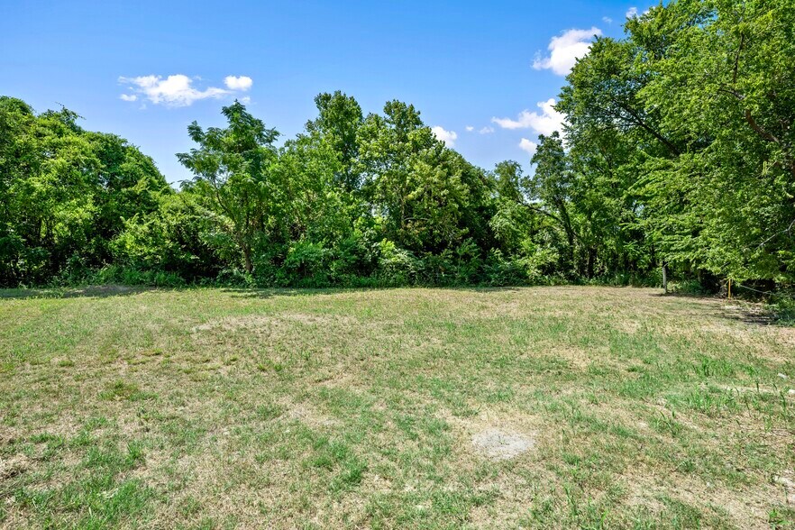 More Photos Of 303 W Broade St, Leander Land For Lease