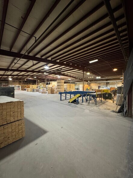 More Photos Of 700 Industrial Park Dr, Selmer Manufacturing For Sale