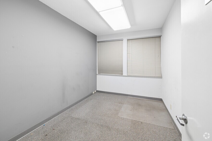 More Photos Of 13822 Beach Blvd, Westminster Office For Sale