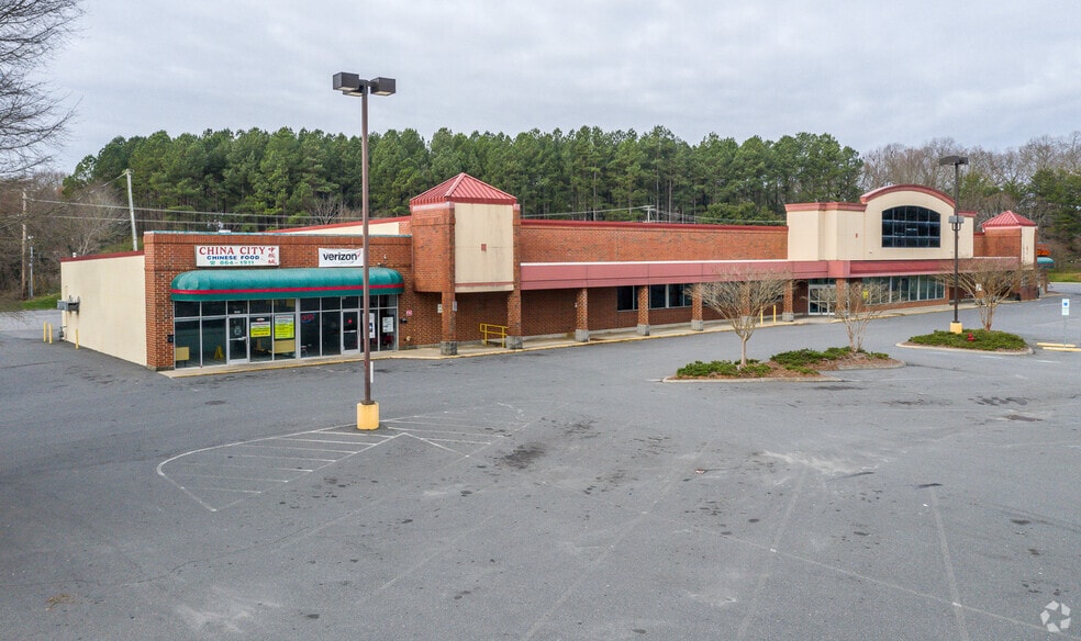 More Photos Of 1925-1955 Davis Park Rd, Gastonia General Retail For Sale