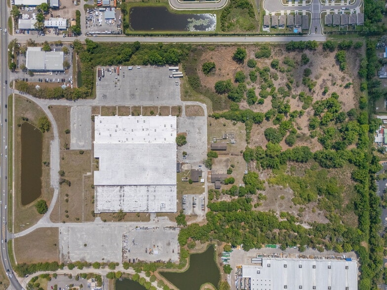 More Photos Of 100-106 Cattlemen Rd, Sarasota Distribution For Sale