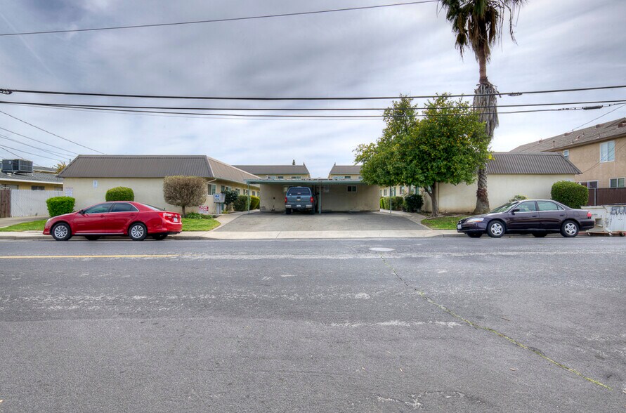 More Photos Of 1228 Jefferson Ave, Clovis Apartments For Sale