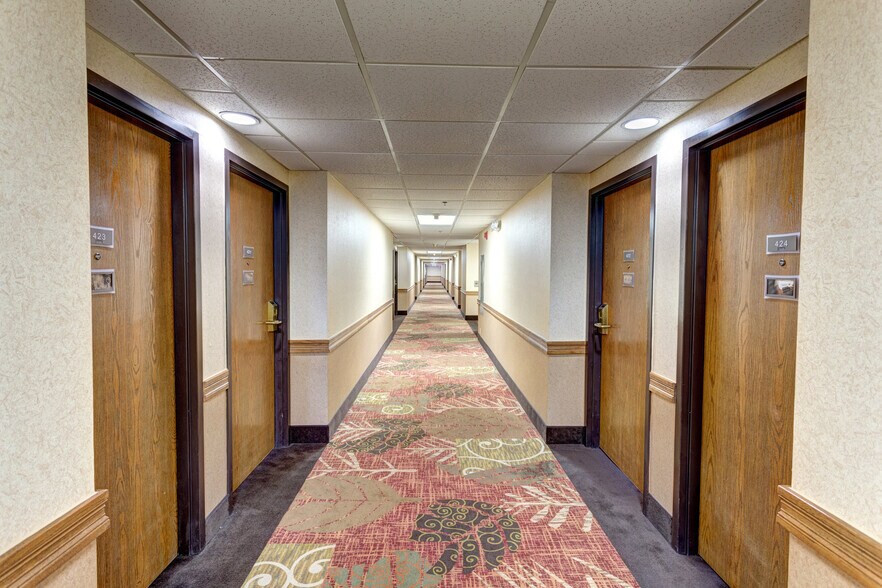 More Photos Of 3257 Shepherd of the Hills Expy, Branson Hotel For Sale