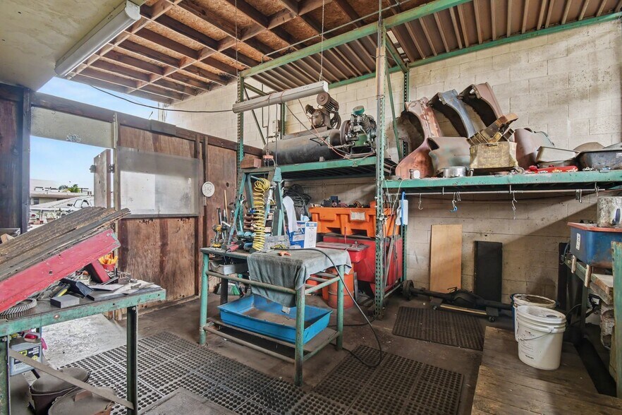 More Photos Of 1235-1239 Cushman Ave, San Diego Service For Sale