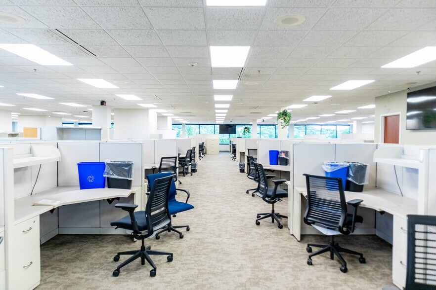 More Photos Of 313 Blettner Blvd, Madison Office For Lease