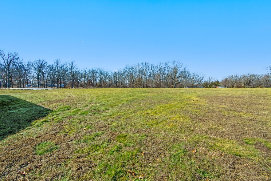 More Photos Of 7 Honey Springs Loop, Brumley Service Station For Sale