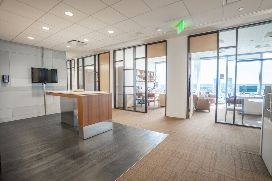 More Photos Of 2000 Avenue of the Stars, Los Angeles Office For Sale