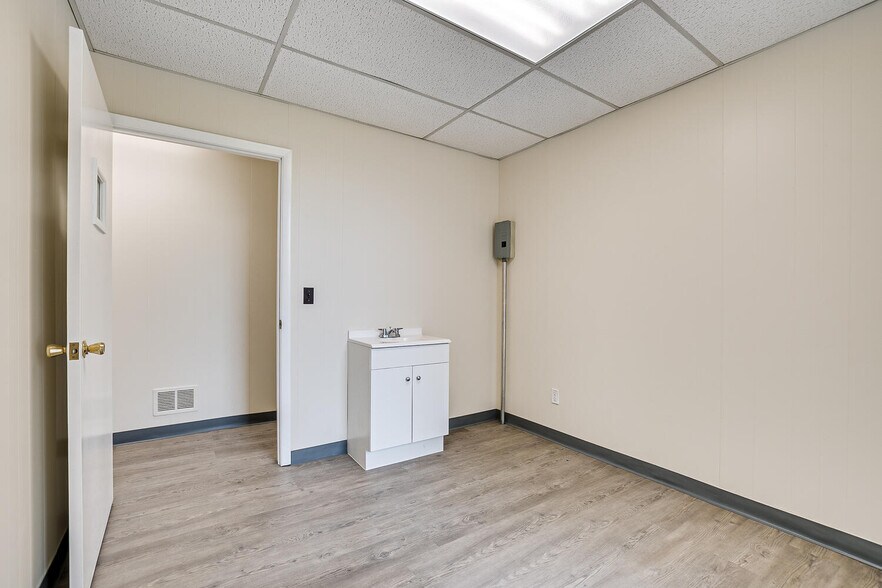 More Photos Of 451 S Washington Ave, Piscataway Medical For Lease