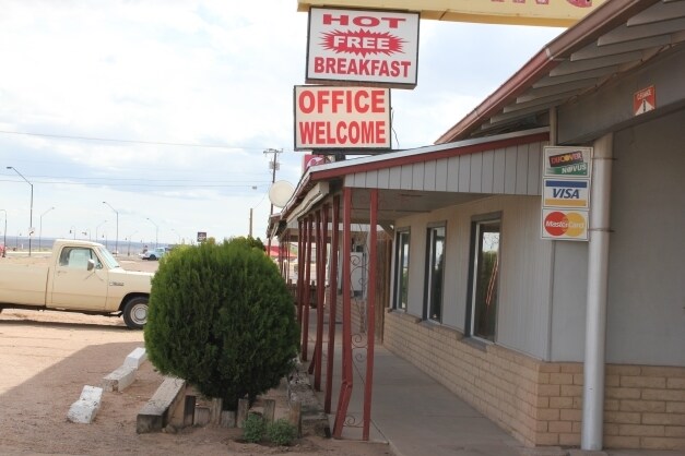 More Photos Of 2101-2105 Navajo Blvd, Holbrook Hospitality For Sale