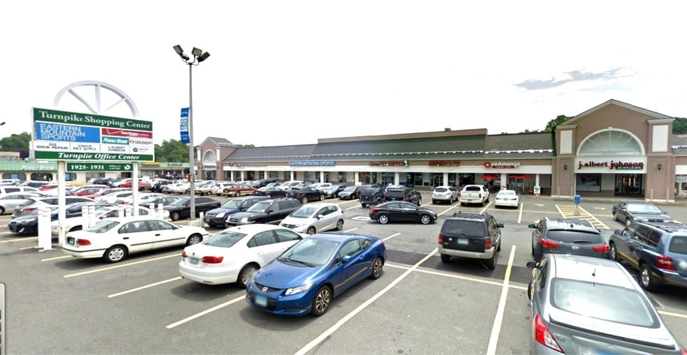 Primary Photo Of 1901-2009 Black Rock Tpke, Fairfield Unknown For Lease