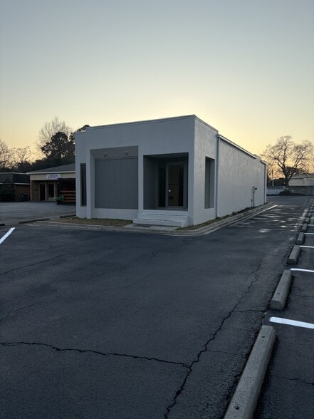 Primary Photo Of 1017 N Houston Rd, Warner Robins Office For Sale