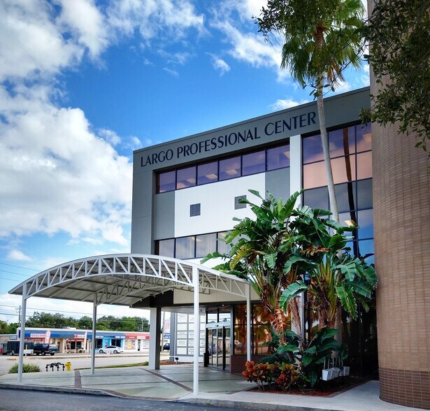 More Photos Of 11200 Seminole Blvd, Largo Medical For Lease