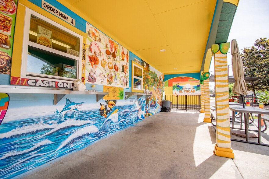 More Photos Of 518 Mill Ave, Conroe General Retail For Sale