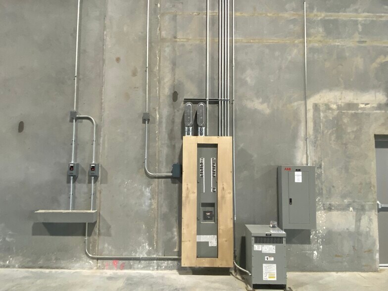 More Photos Of 2574 Discovery Hills Pky, Brookshire Distribution For Sale