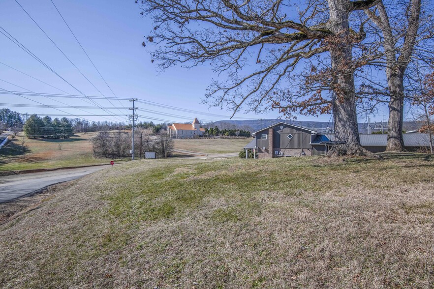 More Photos Of 104 Circle Rd, Newport Manufactured Housing Mobile Home Park For Sale