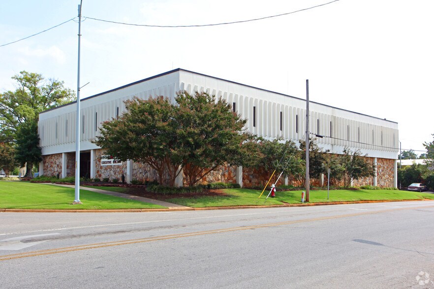 More Photos Of 201 Gordon Dr SE, Decatur Office For Lease