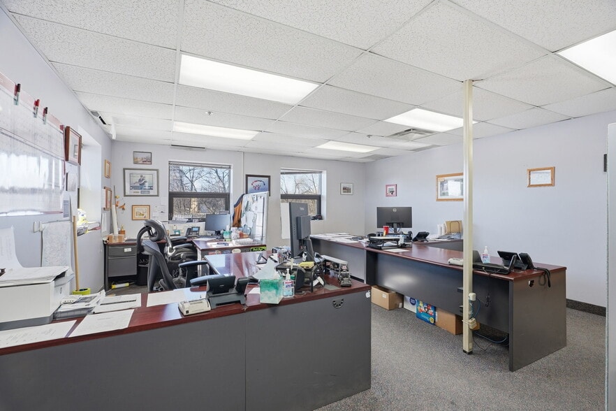 More Photos Of 8201 NE Hickory St, Minneapolis Truck Terminal For Sale