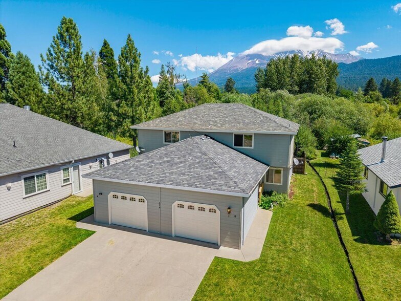 Primary Photo Of 416 Alder St, Mount Shasta Apartments For Sale
