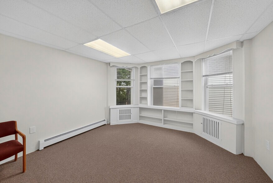 More Photos Of 137 Livingston Ave, New Brunswick Office Residential For Sale