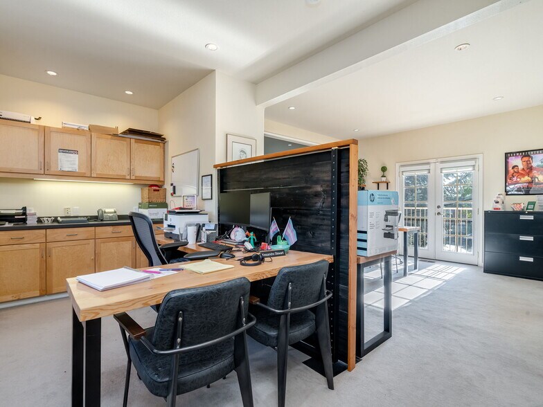 More Photos Of 2800 E Evergreen Blvd, Vancouver Office Residential For Lease