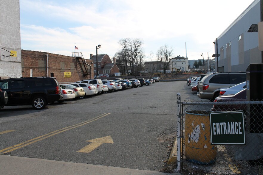 More Photos Of 1171 Elizabeth Ave, Elizabeth Office For Lease