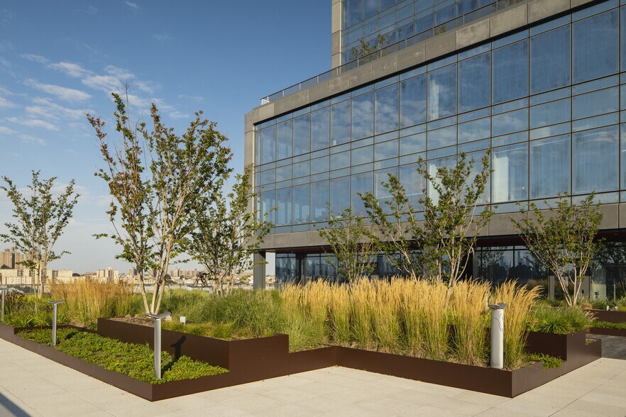 More Photos Of 63 Flushing Ave, Brooklyn Coworking Space