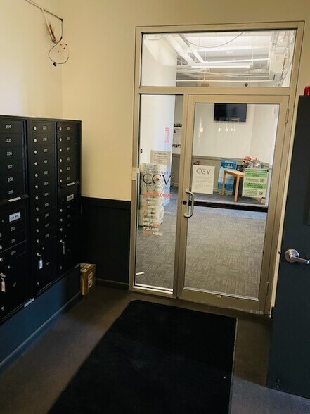 More Photos Of 10 Merchants Row, Middlebury Apartments For Lease