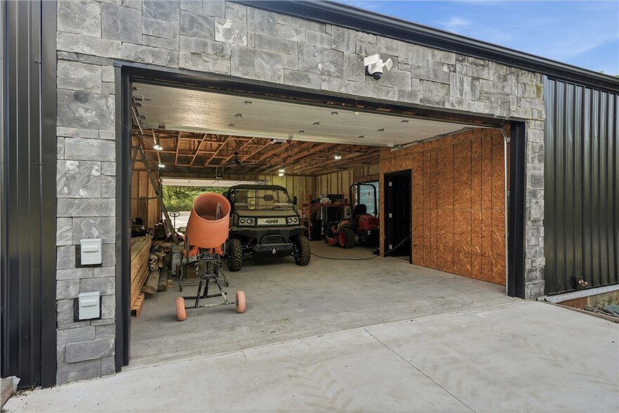 More Photos Of 394 Madison 1555, Eureka Springs Specialty For Sale