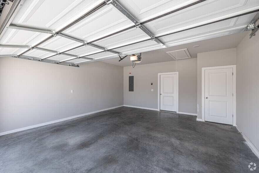 More Photos Of 275 N Hunter St, Farmington Apartments For Sale