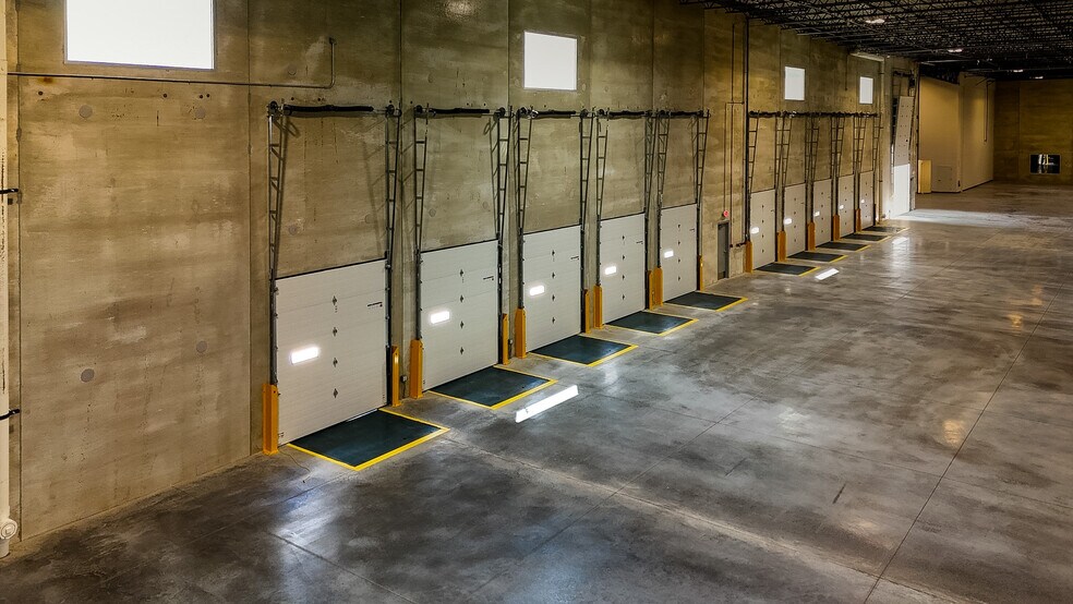 More Photos Of 2290 White Oak Cir, Aurora Warehouse For Lease