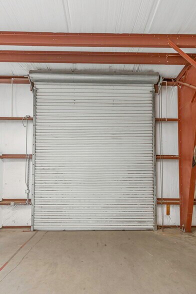 More Photos Of 16547 US Highway 19, Hudson Showroom For Lease