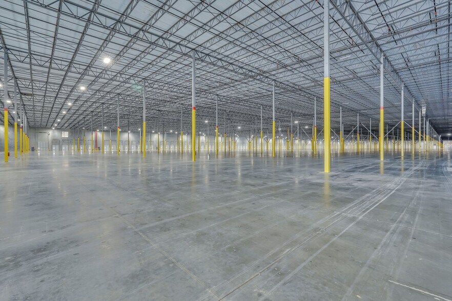 More Photos Of Georgia International Commerce Centre, Black Creek Unknown For Lease