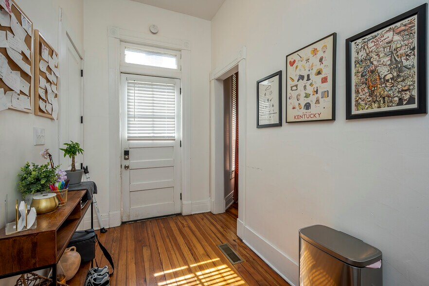 More Photos Of 199 E Loudon Ave, Lexington Office Residential For Sale