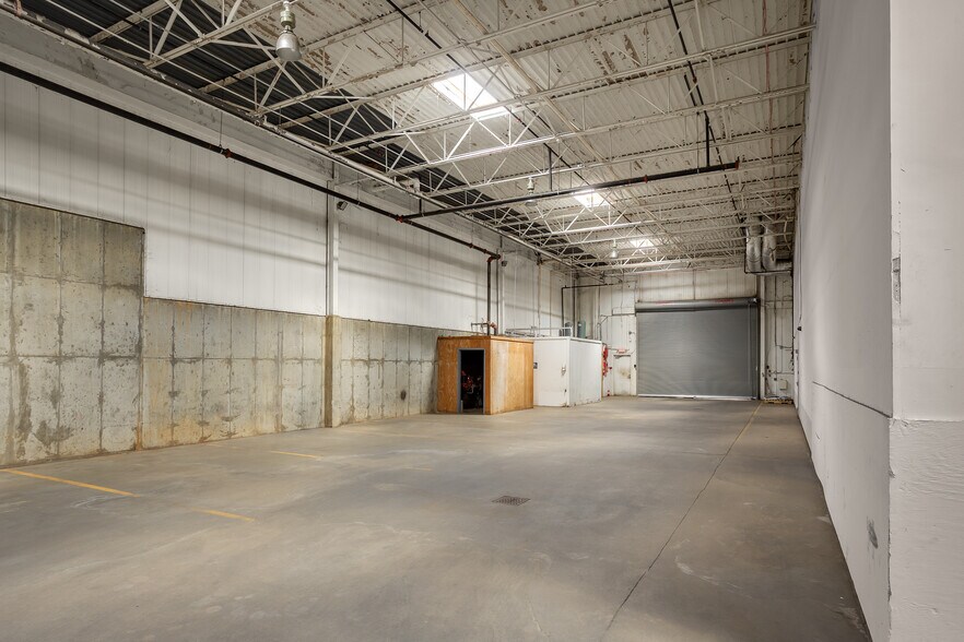 More Photos Of 502 S Court St, Florence Industrial For Sale