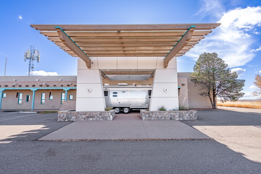 More Photos Of 27556 I 25 East Frontage Rd, Santa Fe Light Distribution For Sale