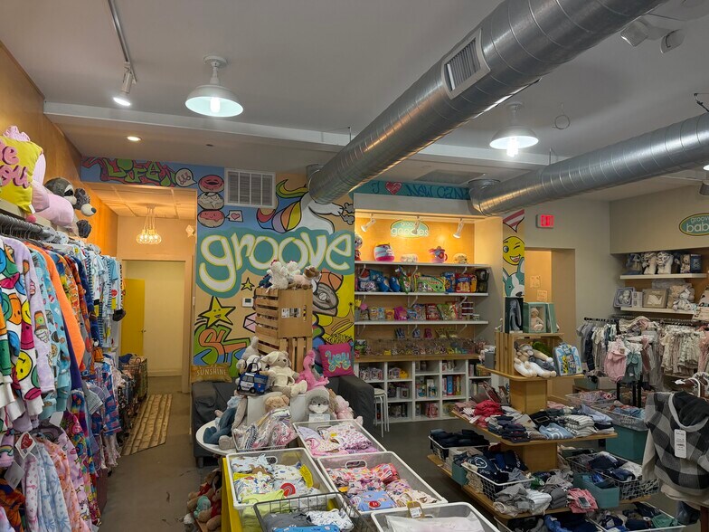 More Photos Of 109-115 Elm St, New Canaan Storefront Retail Office For Lease
