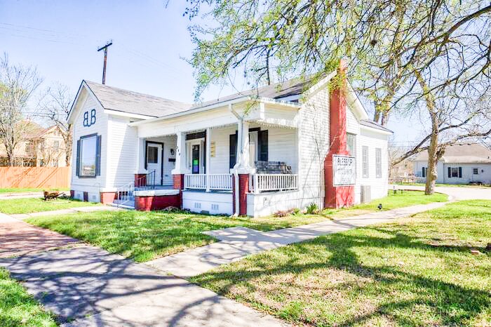 More Photos Of 318 E Washington Ave, Navasota Storefront Retail Office For Lease