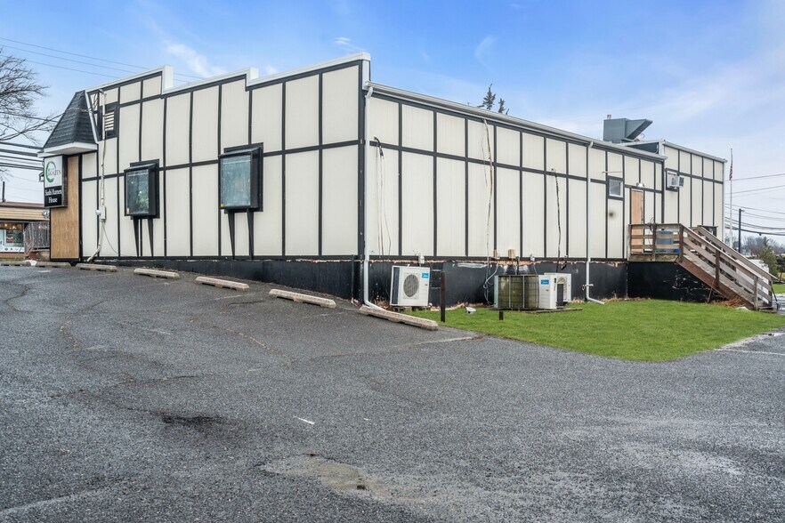 More Photos Of 392 Rt-34, Matawan Restaurant For Sale