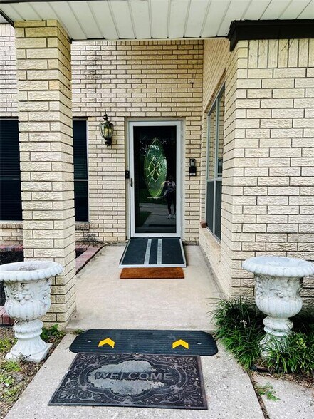 More Photos Of 14221 Horseshoe Bnd, Conroe Specialty For Lease