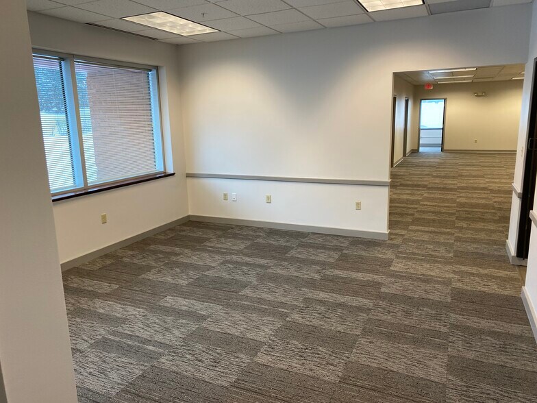 More Photos Of 400 Essjay Rd, Williamsville Office For Lease