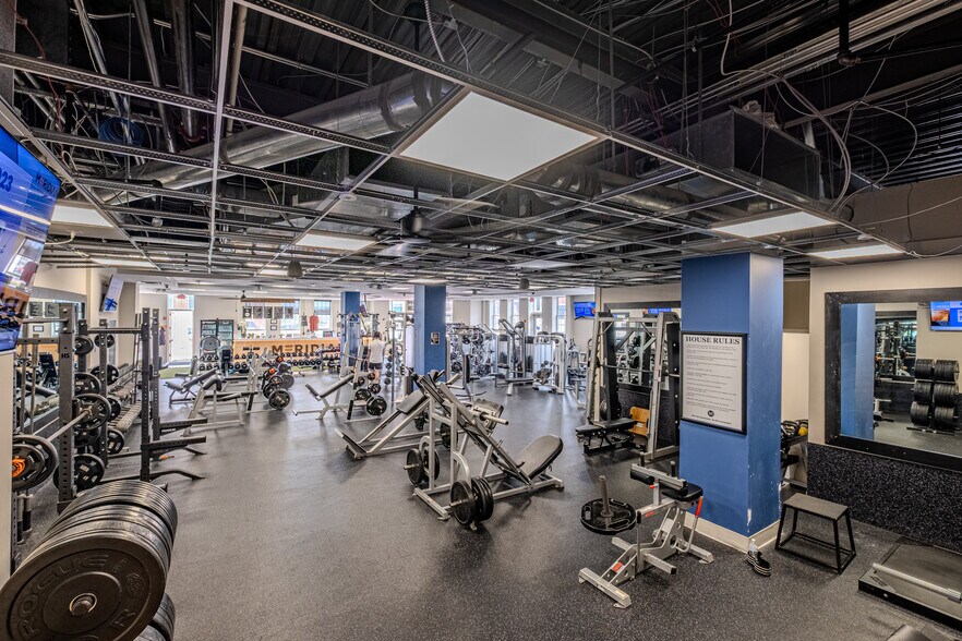 More Photos Of 105 Centennial St, La Plata Medical For Sale